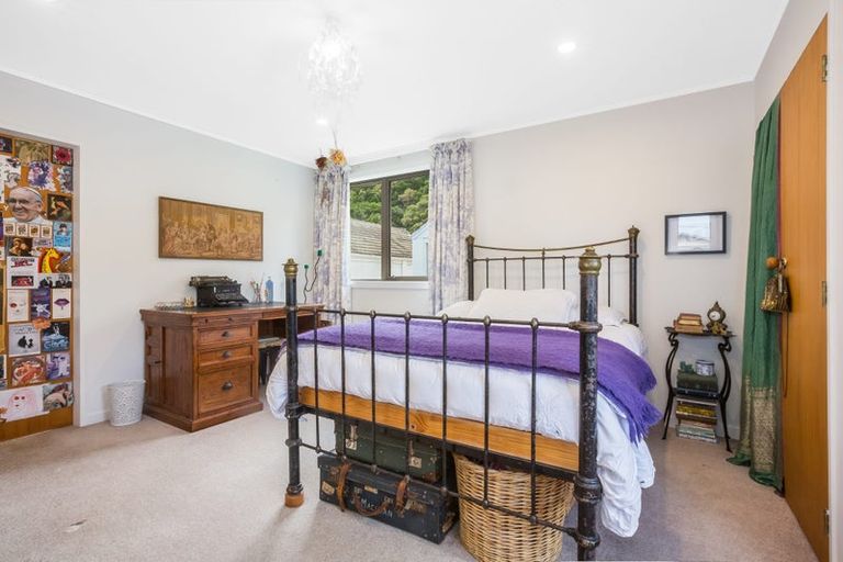 Photo of property in 383 Muritai Road, Eastbourne, Lower Hutt, 5013