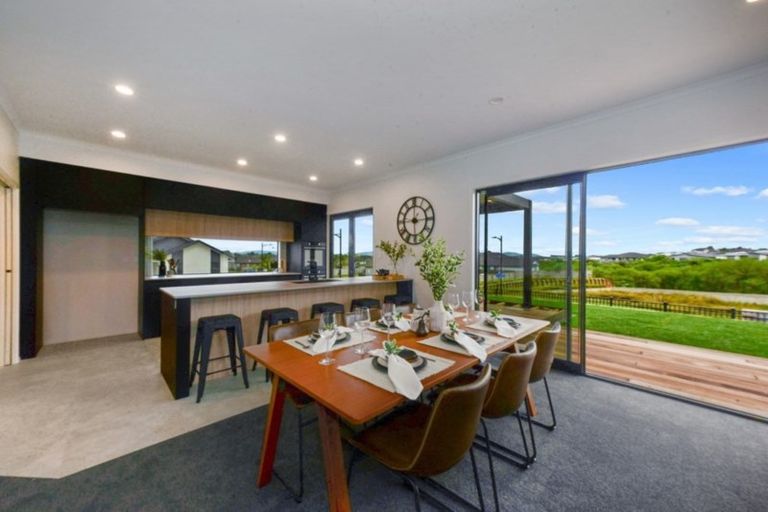 Photo of property in 1 Bosun Place, Te Atatu Peninsula, Auckland, 0610