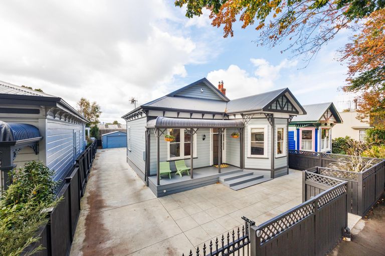 Photo of property in 97 Victoria Avenue, Palmerston North, 4410