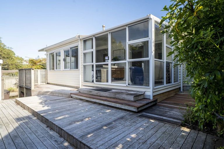 Photo of property in 4 Halswater Drive, Churton Park, Wellington, 6037