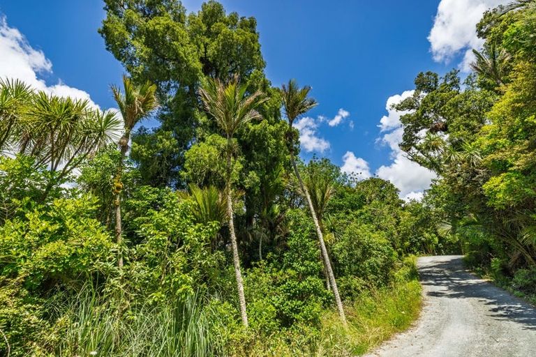 Photo of property in 6 Te Pahi River Drive, Paparoa, Maungaturoto, 0583