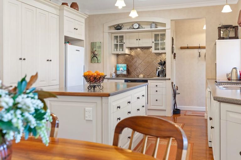 Photo of property in 10 Brinkley Road, Otumoetai, Tauranga, 3110