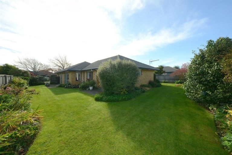 Photo of property in 22 Sutton Place, Dallington, Christchurch, 8061