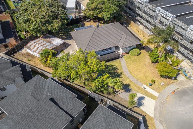 Photo of property in 24 Mackenzie Street, Te Atatu South, Auckland, 0610