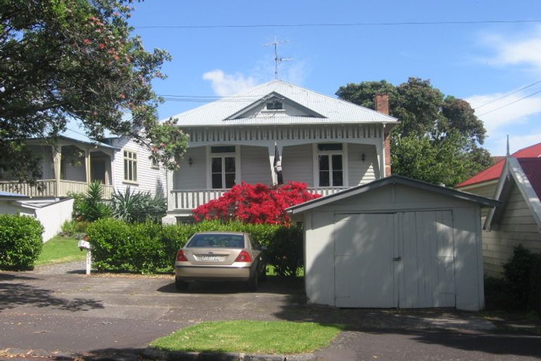 Photo of property in 31 Atarangi Road, Greenlane, Auckland, 1051