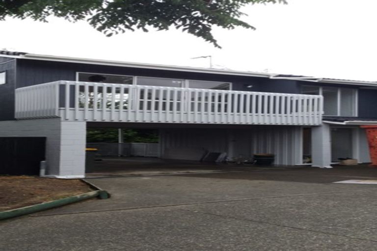 Photo of property in 27 Park Hill Road, Birkenhead, Auckland, 0626