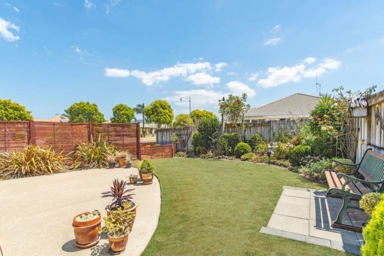 Photo of property in 51 The Gardens Drive, Papamoa Beach, Papamoa, 3118