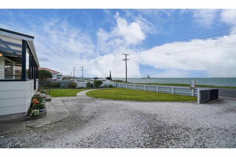 Photo of property in 220 Marine Parade, Bluff, 9814