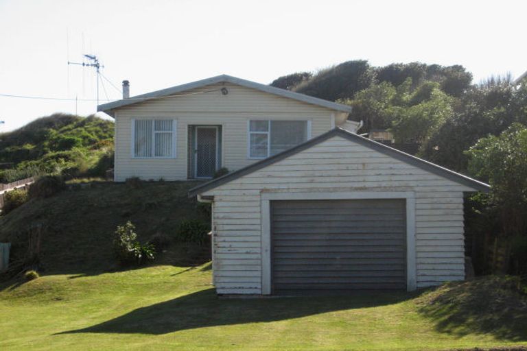 Photo of property in 636 Waitarere Beach Road, Waitarere Beach, Levin, 5510