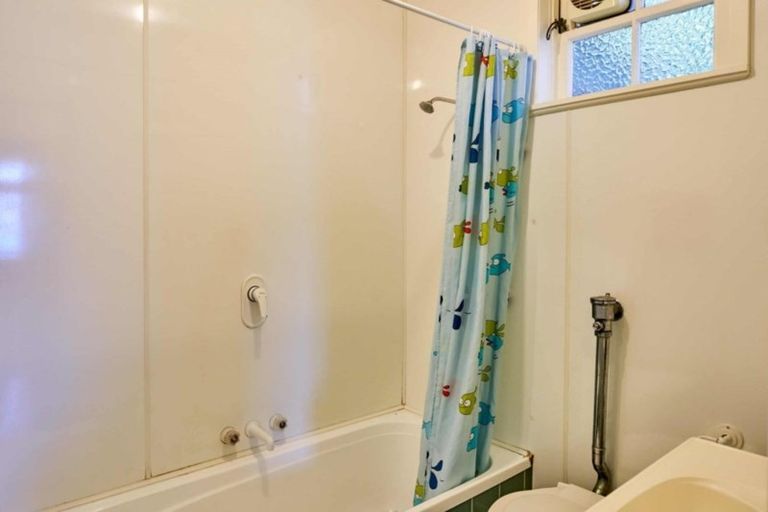 Photo of property in 296 Oriental Parade, Oriental Bay, Wellington, 6011