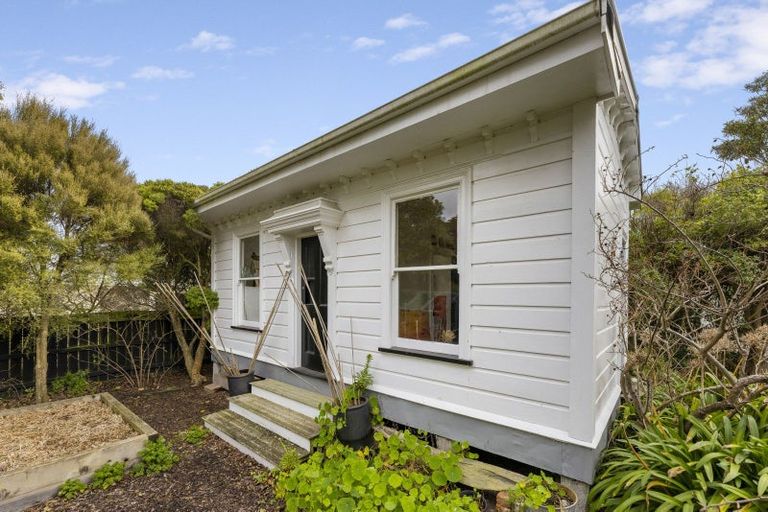 Photo of property in 2 Downes Road, Roseneath, Port Chalmers, 9023