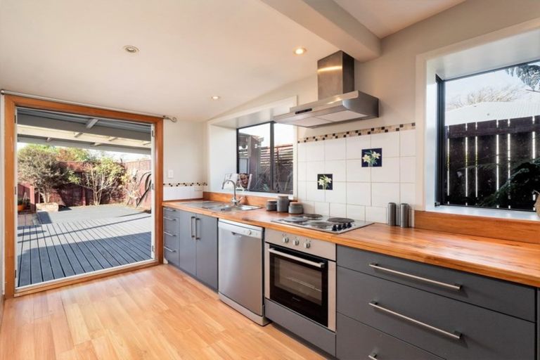 Photo of property in 18 Tilford Street, Woolston, Christchurch, 8062