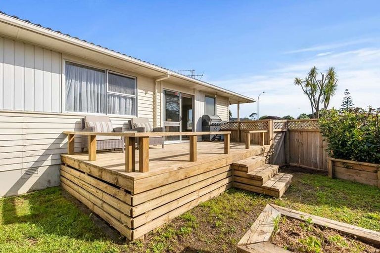 Photo of property in 10 Ellison Place, Pakuranga Heights, Auckland, 2010