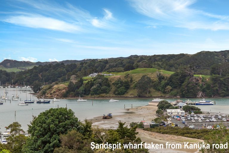 Photo of property in 30 Kanuka Road, Sandspit, Warkworth, 0982