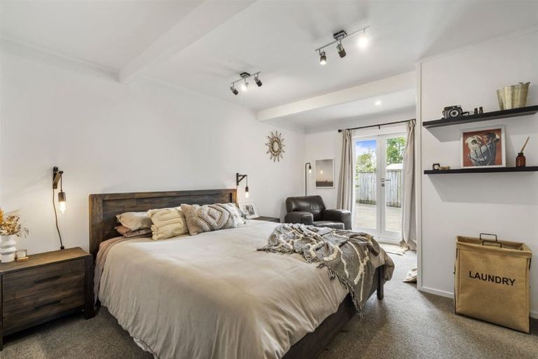 Photo of property in 19 Beeche Place, Birkdale, Auckland, 0626