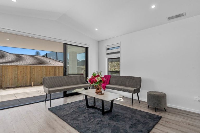 Photo of property in 8 Sam Heywood Place, Pyes Pa, Tauranga, 3112