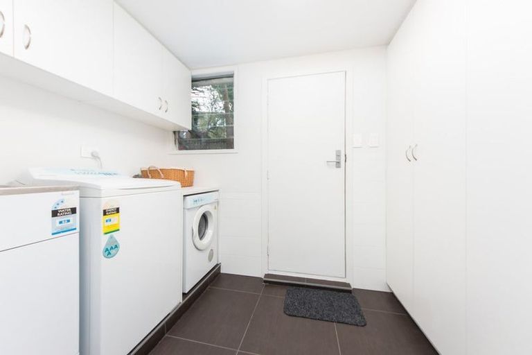 Photo of property in 14 Woodhouse Place, West Harbour, Auckland, 0618