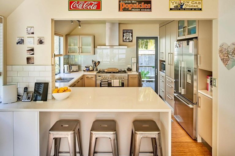 Photo of property in 1 Manuka Avenue, Woburn, Lower Hutt, 5010