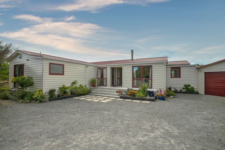 Photo of property in 72 Rutherford Drive, Waikanae Beach, Waikanae, 5036