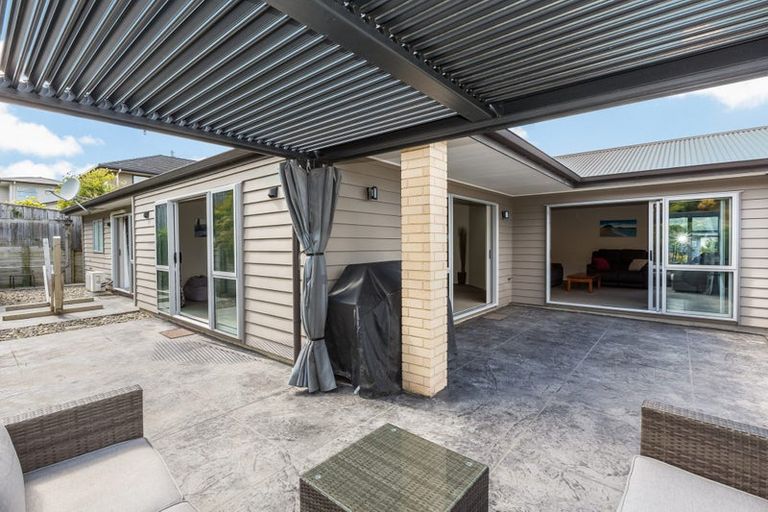 Photo of property in 17 Kaimai Place, Aotea, Porirua, 5024