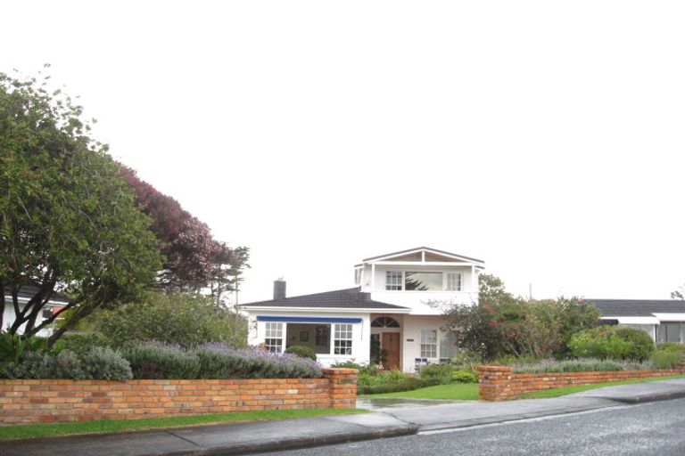 Photo of property in 70a Marine Parade, Mellons Bay, Auckland, 2014