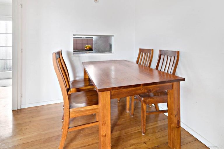 Photo of property in 2/4 Preston Avenue, Mount Albert, Auckland, 1025