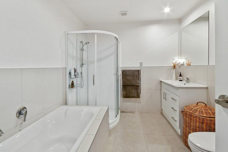 Photo of property in 25 Popokatea Drive, Takanini, 2112