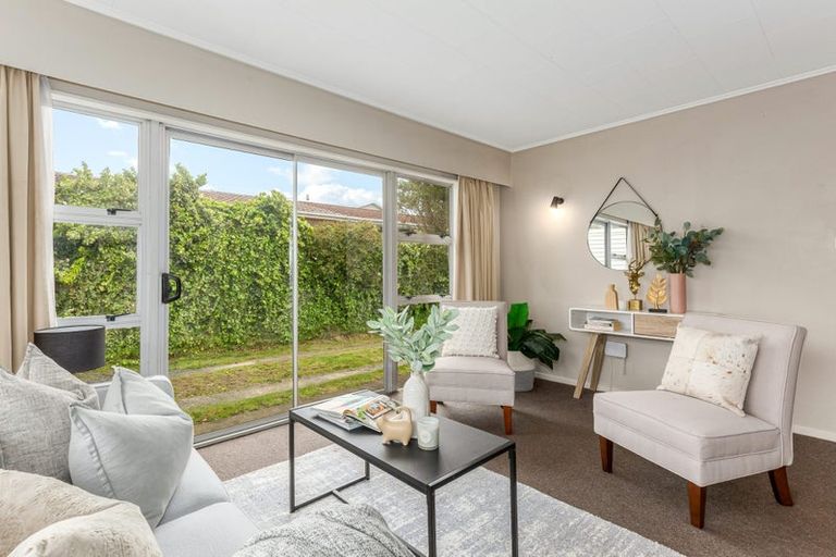 Photo of property in 2/6 Cluny Road, Plimmerton, Porirua, 5026