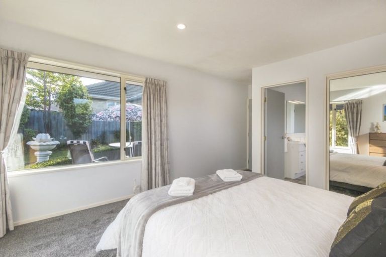 Photo of property in 395 Yaldhurst Road, Russley, Christchurch, 8042