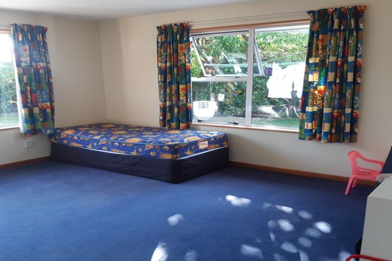 Photo of property in 15 Millcroft Place, Parklands, Christchurch, 8083