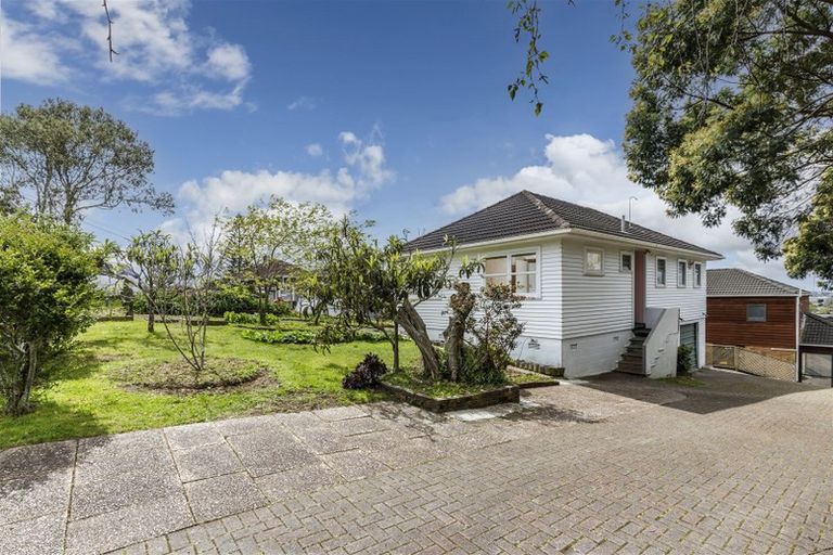 Photo of property in 1/30 Weldene Avenue, Glenfield, Auckland, 0629