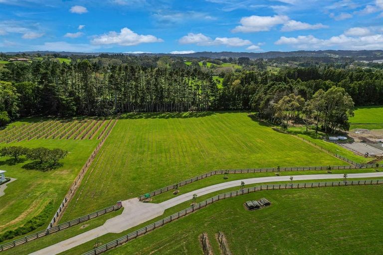 Photo of property in 53 Dysart Lane, Kumeu, 0891