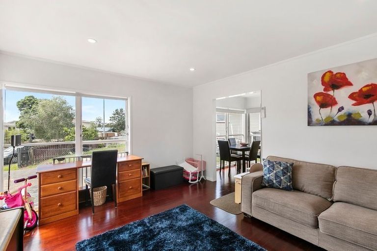 Photo of property in 123 Riverpark Crescent, Henderson, Auckland, 0610