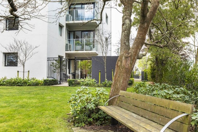 Photo of property in 2/18 Carlton Mill Road, Merivale, Christchurch, 8014