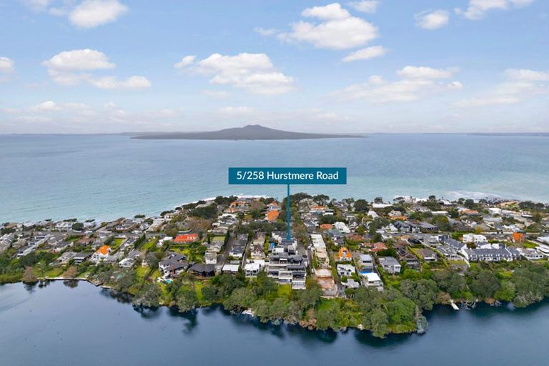 Photo of property in 5/258 Hurstmere Road, Takapuna, Auckland, 0622