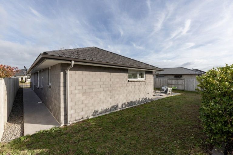 Photo of property in 10 Te Kio Crescent, Papamoa Beach, Papamoa, 3118