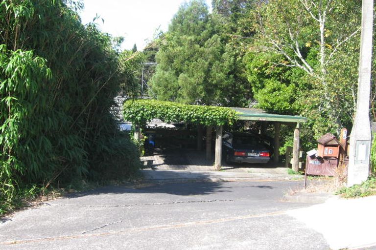 Photo of property in 1/1 Mulberry Place, Glenfield, Auckland, 0629