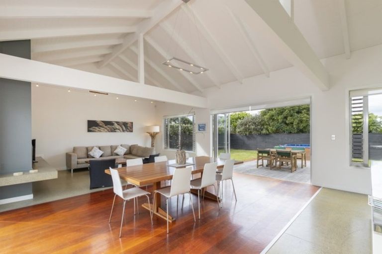 Photo of property in 31 Tohora Crescent, Omaha, 0986