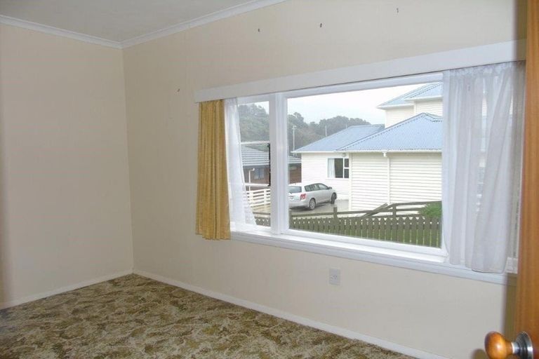 Photo of property in 8 Park Avenue, Tawa, Wellington, 5028