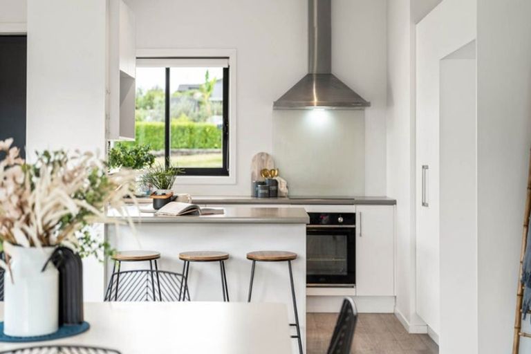 Photo of property in 12a Saint Hill Lane, Havelock North, 4130