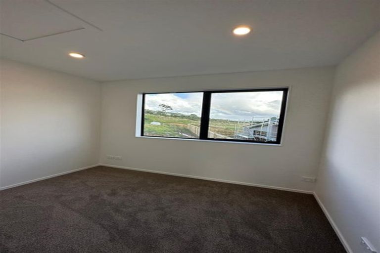Photo of property in 40b Crestview Rise, Papakura, 2110