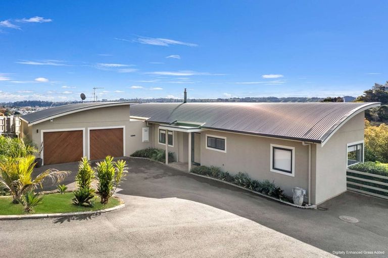 Photo of property in 1 Shakespeare Road, Bastia Hill, Whanganui, 4500