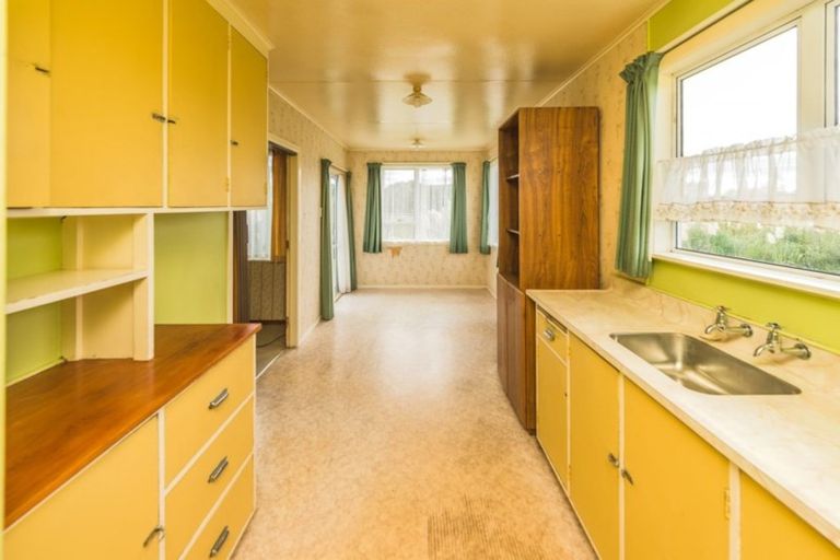 Photo of property in 31 Titoki Street, Castlecliff, Whanganui, 4501
