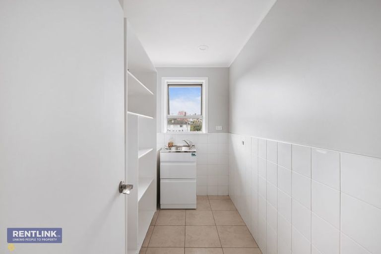 Photo of property in 8 Landview Road, Parkvale, Tauranga, 3112