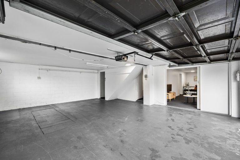 Photo of property in 20 Stuart Place, Blagdon, New Plymouth, 4310