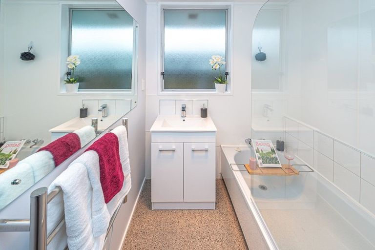 Photo of property in 19 Cross Street, Castlecliff, Whanganui, 4501