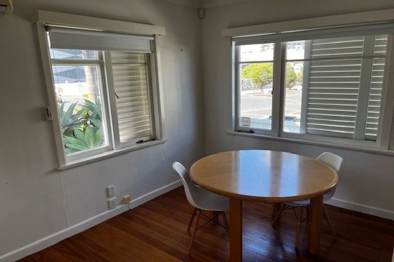 Photo of property in 19a Huron Street, Takapuna, Auckland, 0622