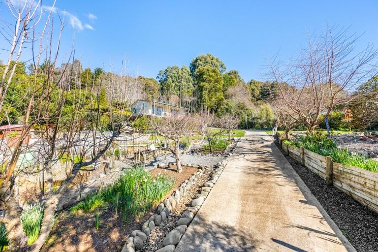 Photo of property in 826 Queen Charlotte Drive, Havelock, Picton, 7281