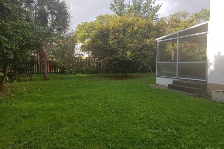 Photo of property in 2/154 Whites Line East, Waiwhetu, Lower Hutt, 5010