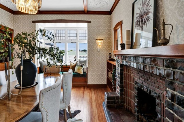 Photo of property in 19 Baring Terrace, Strandon, New Plymouth, 4312